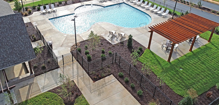 Laurel Ridge pool and patio